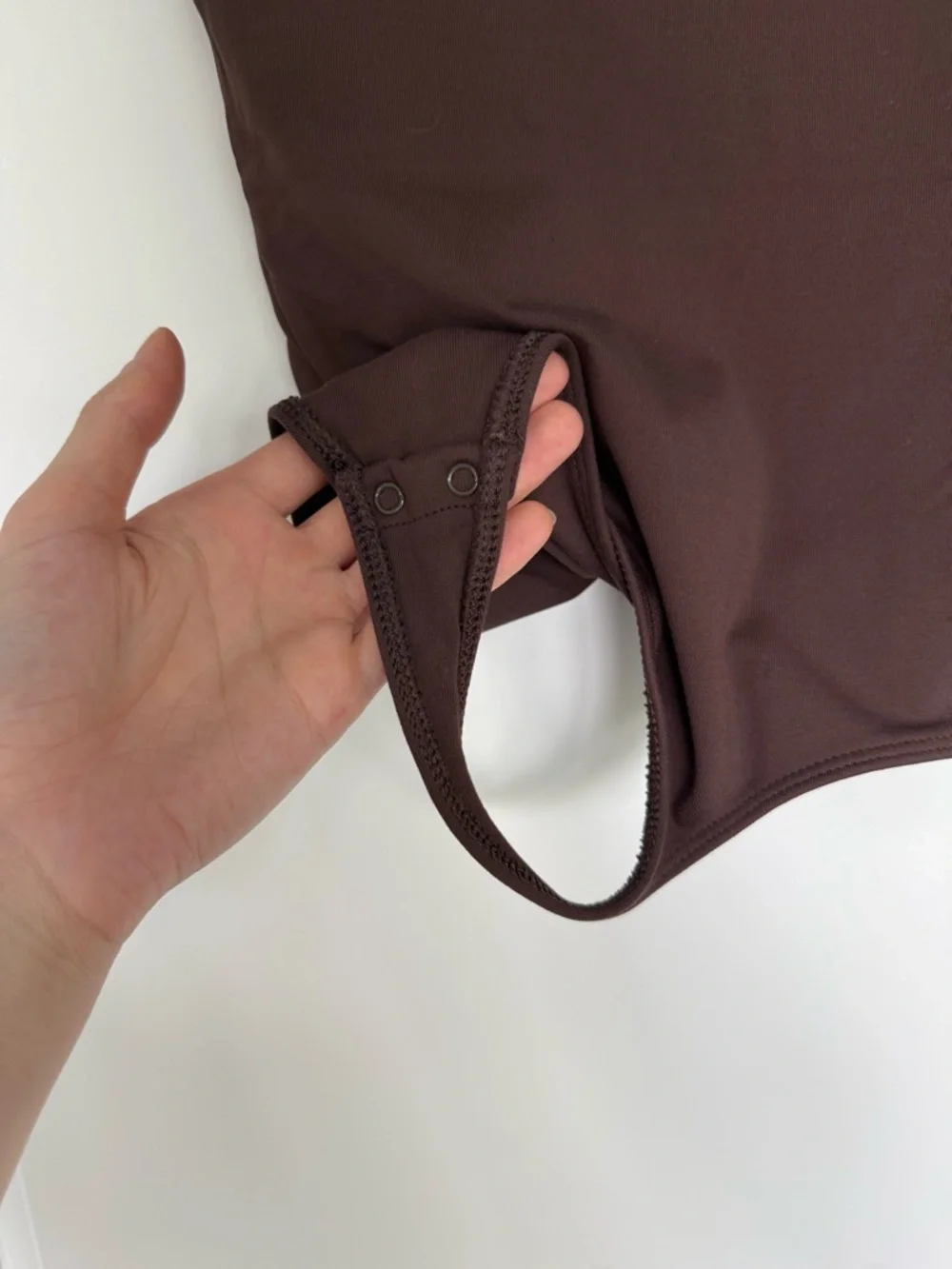 Aritzia Babaton Contour Short Sleeve Vivacity Bodysuit in Brown size XS - Picture 8 of 8